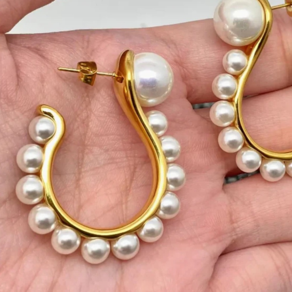 Pearl Question Mark Earrings 18K Gold Plated
Jewelry Stainless Steel - Picture 3 of 12